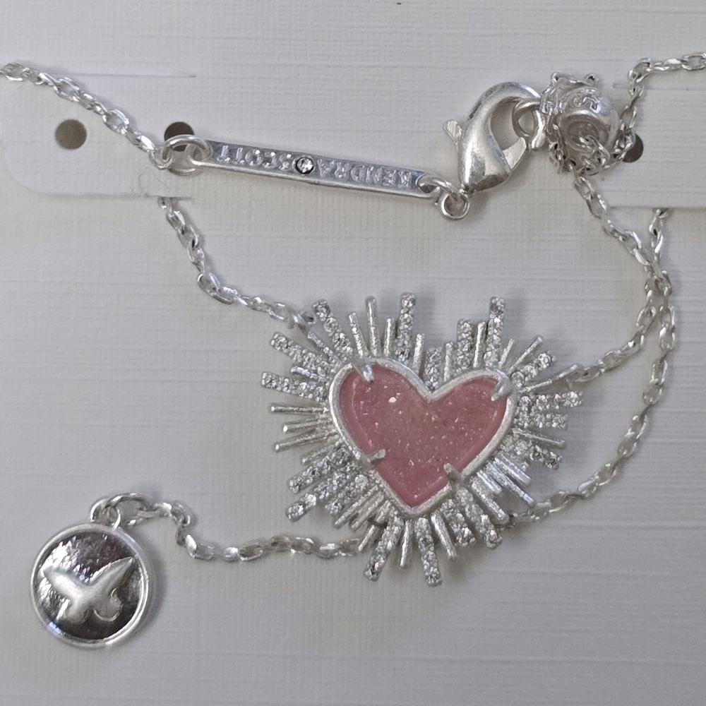 Dolly Parton X Kendra Scott Ari Heart Silver Short Pendant Necklace - Picture 6 of 6